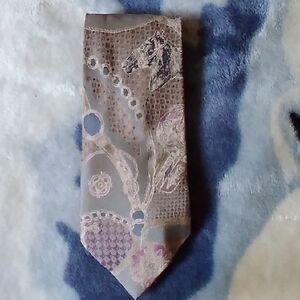 Elegant Men's Tie in Gray and Pink
